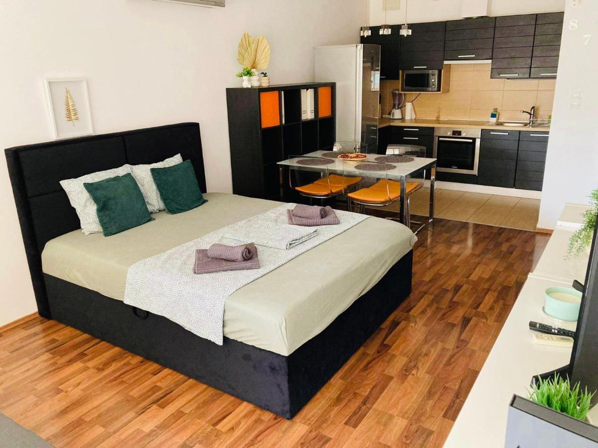 Corvin Boutique Apartment Parking In The Plaza Budapeste Exterior foto